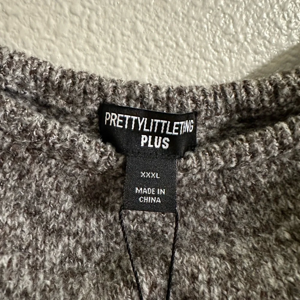 🐣NWT PrettyLittleThing Charcoal Off-Shoulder Sweater - Picture 10 of 12